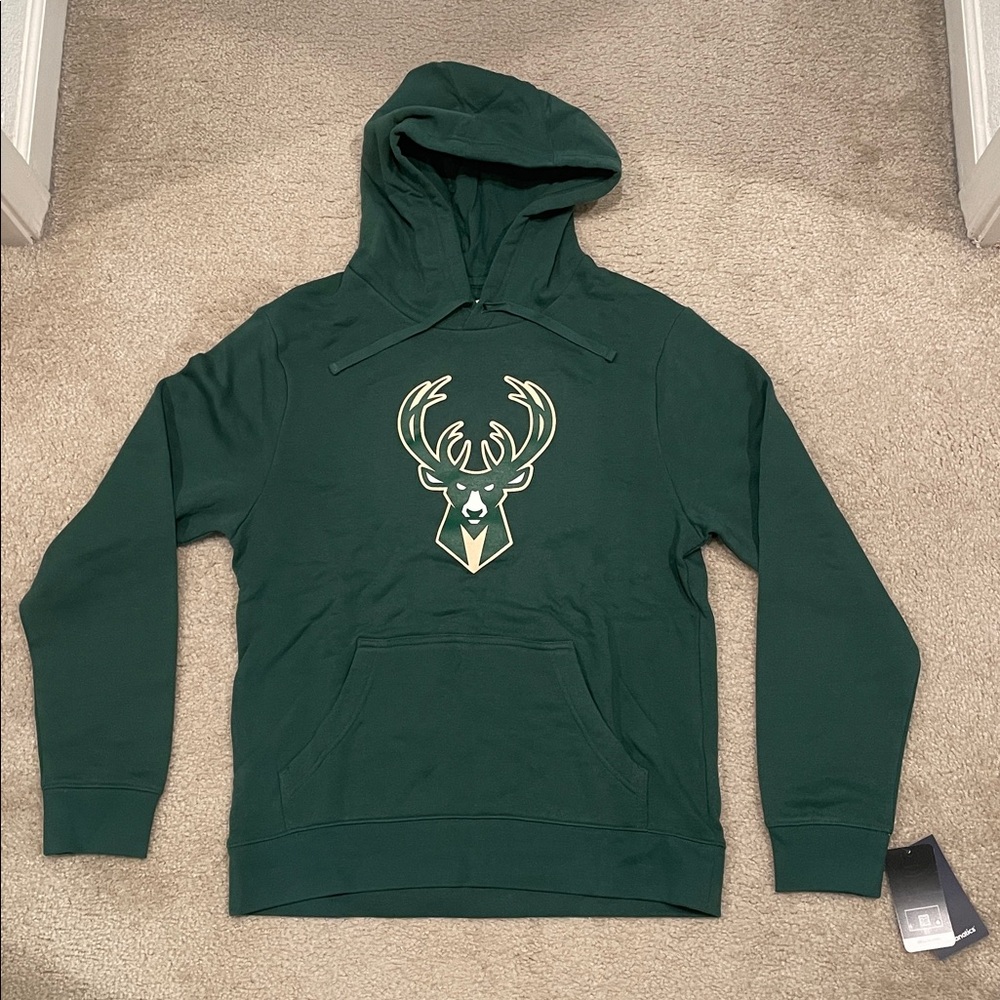 Milwaukee Bucks Fanatics Primary Logo Pullover Hoodie men size M NWT